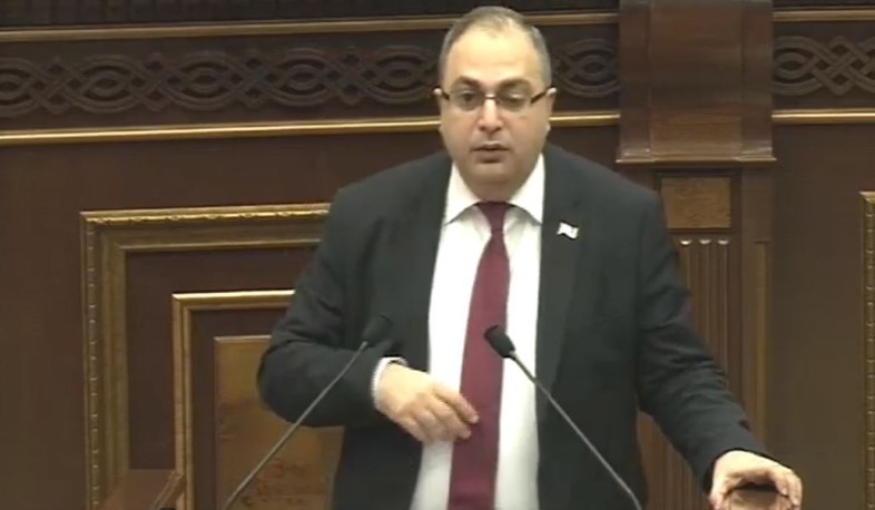 Կապահովվի  բանկային համակարգի առավել արդյունավետ զարգացումը. Վ. Վարդանյան