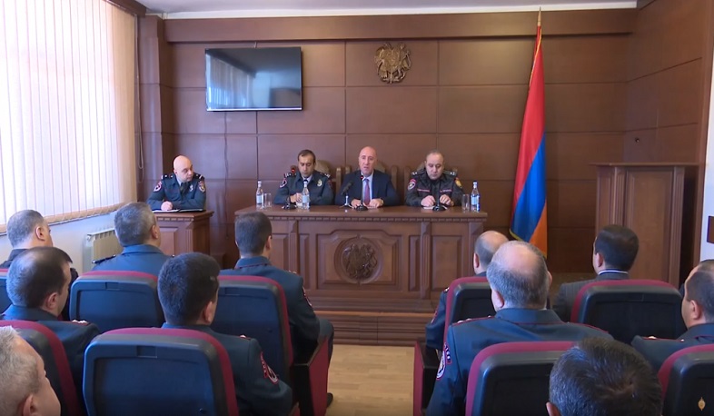 Արման Սարգսյանն անձնակազմերին է ներկայացրել Երևանի նորանշանակ ոստիկանապետին  և ՊՊԾ գնդի հրամանատարին