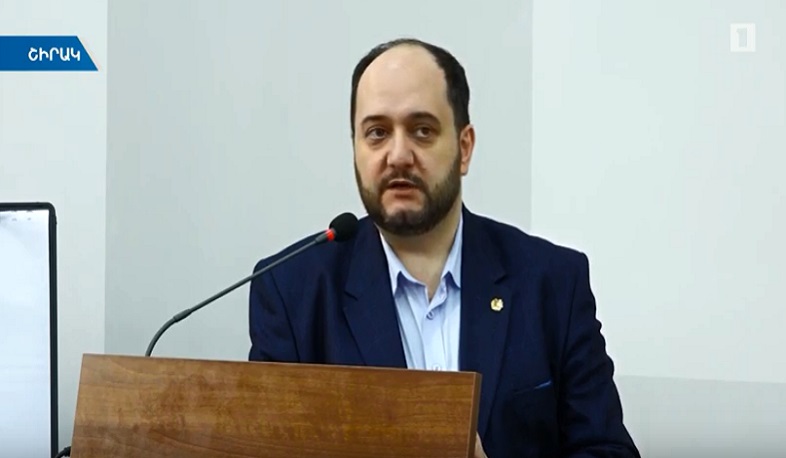 ԿԳՄՍ նախարարը Շիրակի պետական համալսարանում հանդիպել է դասախոսական կազմի հետ