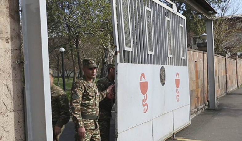 Արցախում վիրավորված զինծառայողը տեղափոխվել է Երևան, նրա վիճակը շարունակում է ծանր մնալ