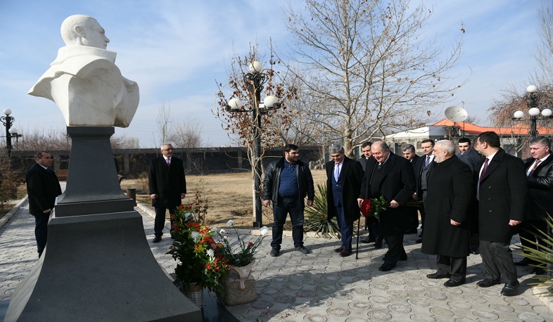 Նախագահն այցելել է Վազգեն Սարգսյանի ընտանիքին