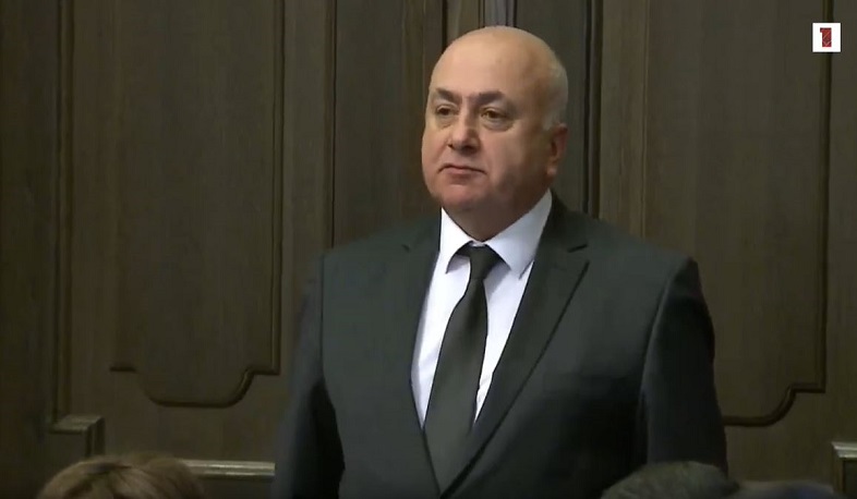 Արամ Թանանյանը՝ Վերին Լարսում մաքսային կցորդ