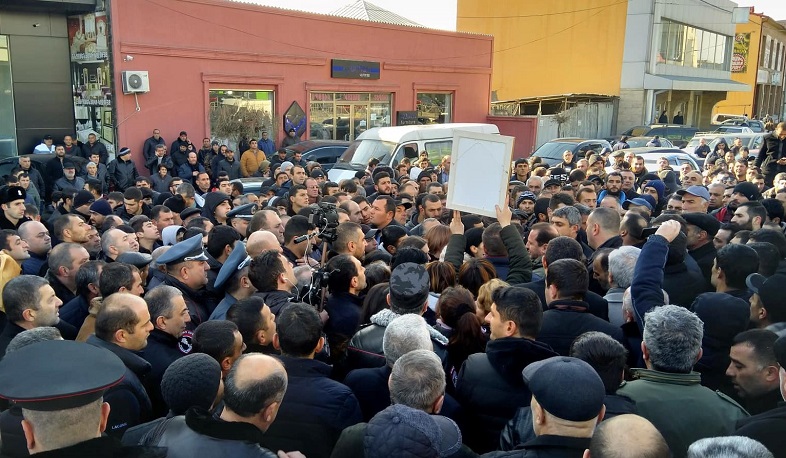 Բանակցություններն ավարտվեցին, մահացած զինվորին այսօր հողին կհանձնեն