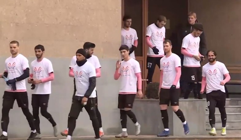 Ֆուտբոլիստները միացել են Քաղցկեղի դեմ պայքարի օրվա միջոցառումներին