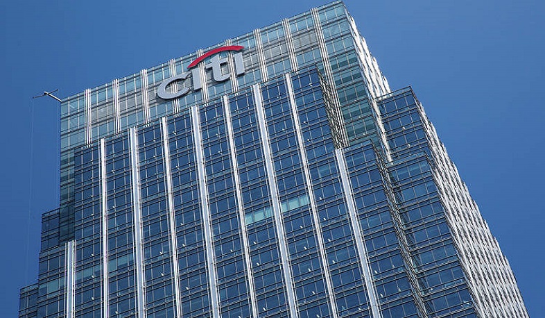 Միլիոնատեր բանկիրին աշխատանքից ազատել են՝ ճաշարանից բուտերբրոդ գողանալու  պատճառով