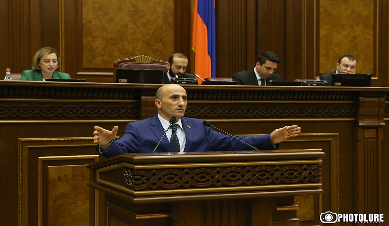 Առաջարկում ենք հանրաքվեի դնել Սահմանադրության փոփոխությունների նախագիծը. Հովակիմյան