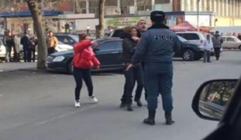 Դանակով սպառնացող տղամարդուն ոստիկանները վնասազերծել են