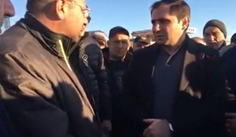 Սուրեն Պապիկյանը հանդիպել է Լարսում խցանման պատճառով Վրաստանում կանգ առած վարորդների հետ