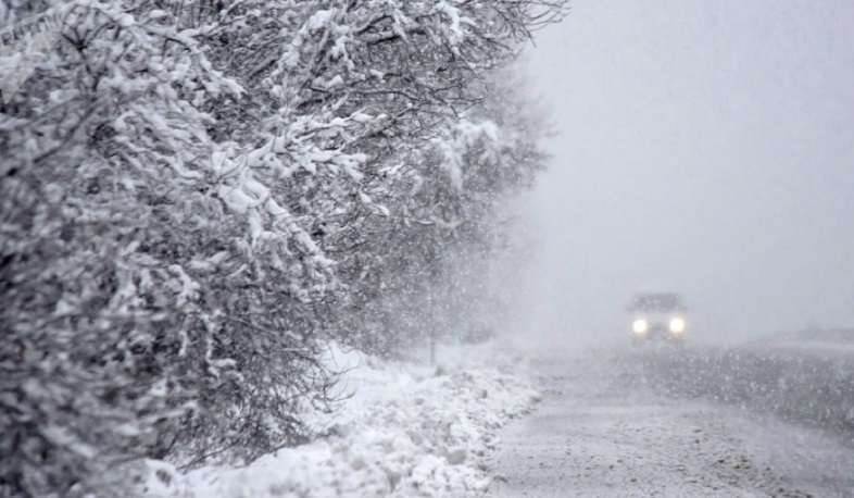 Լարսում կուտակված է ավելի քան 1000 բեռնատար