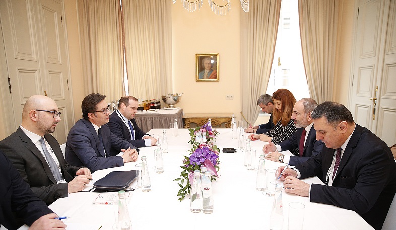 Նիկոլ Փաշինյանը հանդիպեց Հյուսիսային Մակեդոնիայի նախագահի հետ