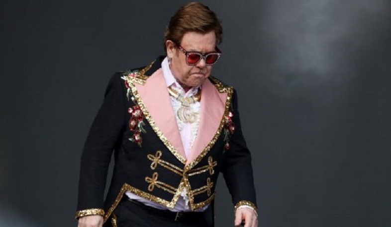 Էլթոն Ջոնը բեմում լաց է եղել