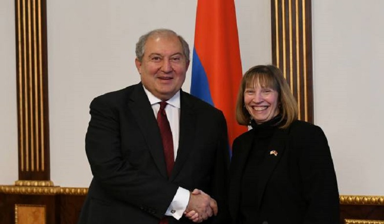 Արմեն Սարգսյանը հանդիպել է Հայաստանում ԱՄՆ դեսպանի հետ