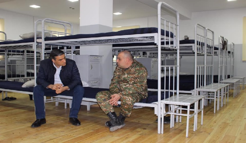 ՀՀ մարդու իրավունքների պաշտպանը Արցախում այցելել է զորամասեր