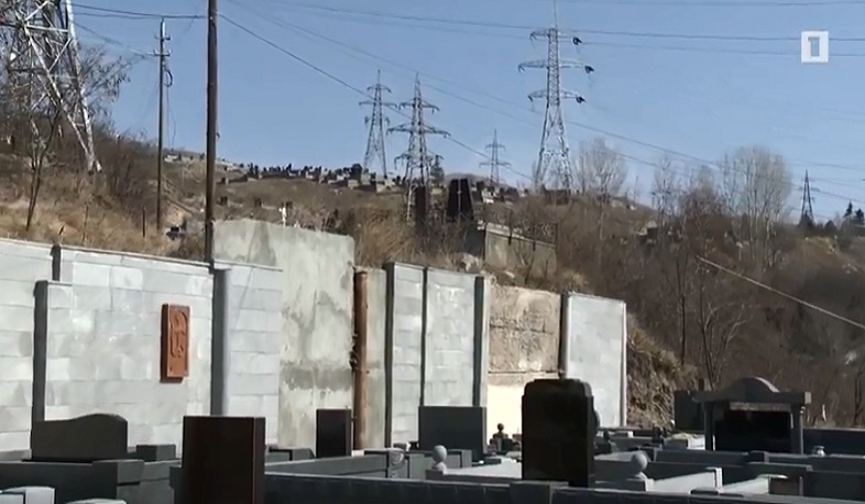 Վանաձորում շենքի հարակից տարածքը վերածվել է գերեզմանատան. գործով կզբաղվի դատախազությունը
