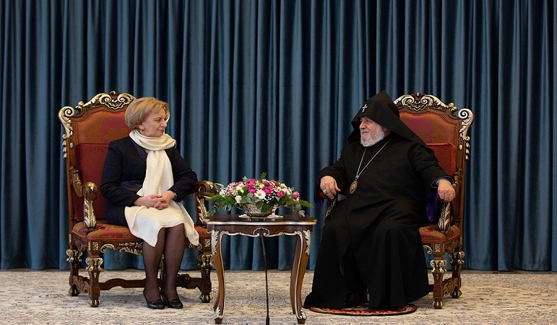 Ամենայն Հայոց Կաթողիկոսն ընդունել է Մոլդովայի խորհրդարանի նախագահին