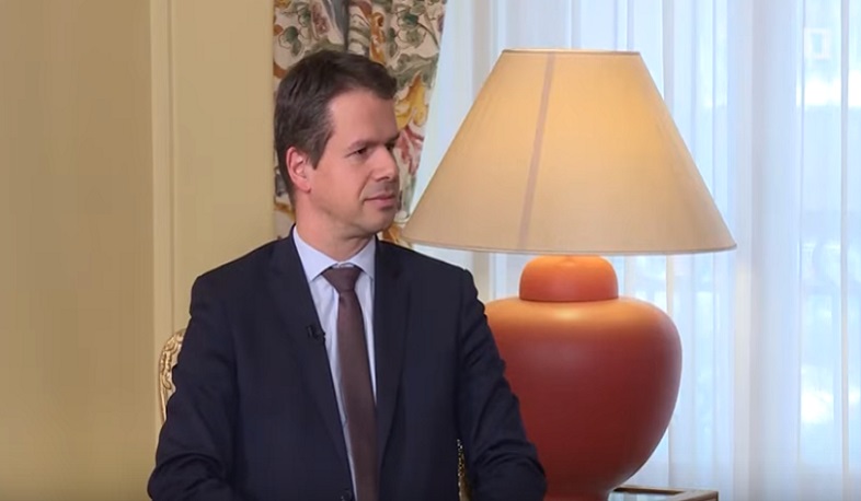 ՀՀ-ում Ֆրանսիայի արտակարգ և լիազոր դեսպան Ժոնաթան Լաքոտի հարցազրույցը