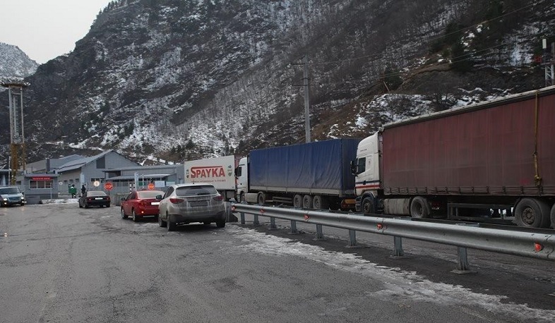 Լարսը բաց է բոլոր տրանսպորտային միջոցների համար