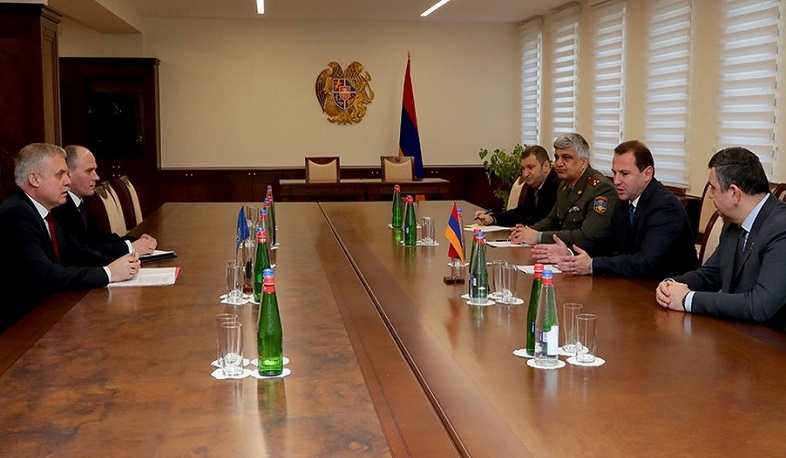 Դավիթ Տոնոյանն ընդունել է ՀԱՊԿ գլխավոր քարտուղար Ստանիսլավ Զասին