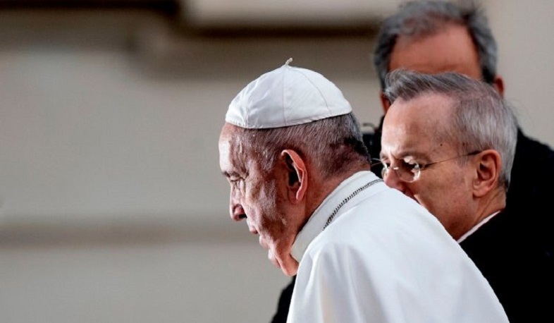 Հռոմի պապի մոտ, հավանաբար, հարբուխ է. Իտալիան անհանգիստ է