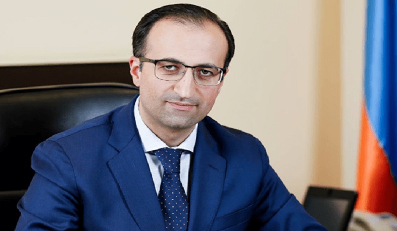 Եկեք ծանոթանանք այս կարճ տեսանյութին․ Արսեն Թորոսյան