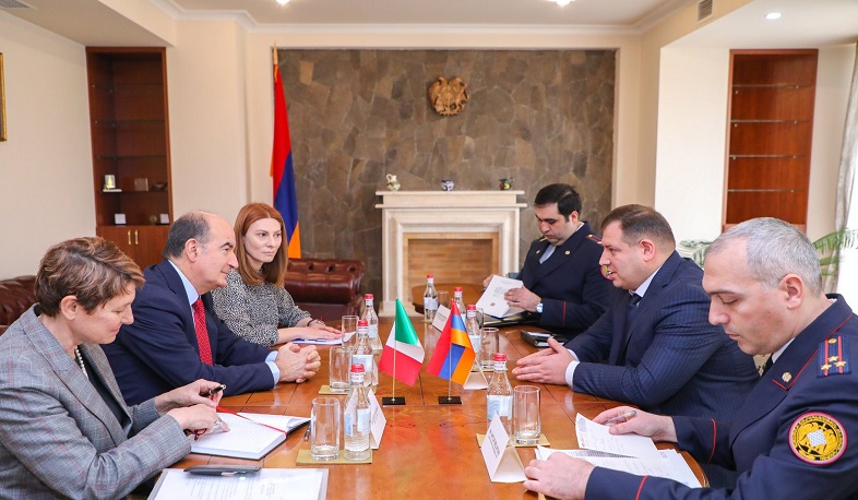 Քննարկվել են օտարերկրացիների կողմից հայ երեխաների ապօրինի որդեգրմանն առնչվող հարցեր