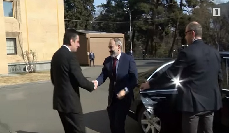 Փաշինյանի վրաստանյան այցը, կորոնավիրուսն ու արգելված ձեռքսեղմումները