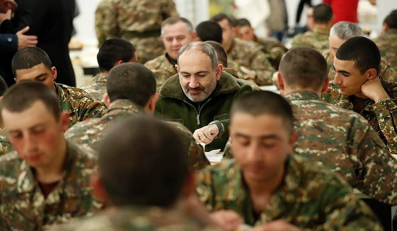 Վարչապետի մասնակցությամբ ԶՈՒ N զորամասում բացվեց նորակառույց ճաշարան