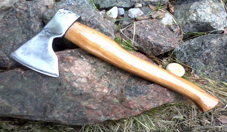 Անտառապահը կացնով կտրել է Գանձաքար գյուղի բնակչի ականջը