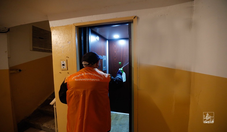 Ախտահանում՝ Երևանի շենքերի մուտքերում և վերելակներում