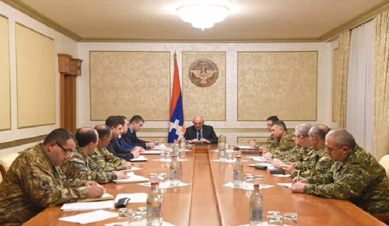Բանակում կորոնավիրուսի կանխարգելմանը նվիրված խորհրդակցություն Արցախի նախագահի  մոտ