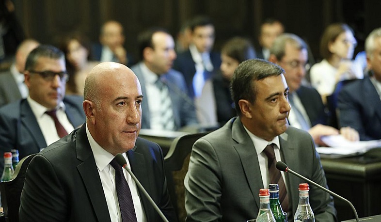 Էդուարդ Մարտիրոսյանը՝ ԱԱԾ տնօրեն, Արման Սարգսյանը՝ ոստիկանության պետ