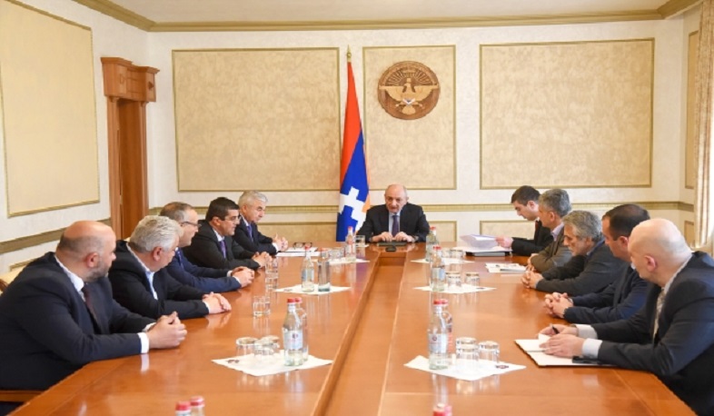Բակո Սահակյանը հանդիպել է Արցախի խորհրդարանի՝ իշխանություններին սատարող կուսակցությունների ներկայացուցիչների հետ