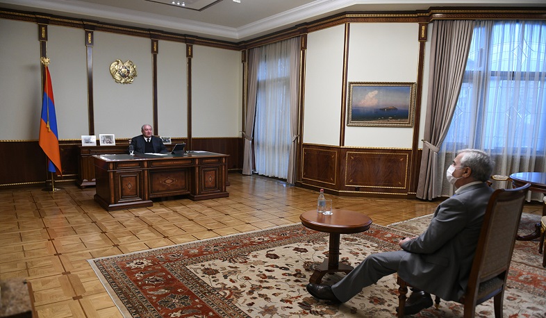 Արմեն Սարգսյանն ընդունել է Անդրանիկ Քոչարյանին