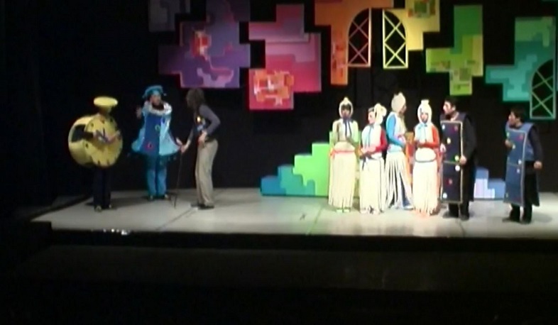 Գեղեցկուհին և հրեշը. առցանց ներկայացում