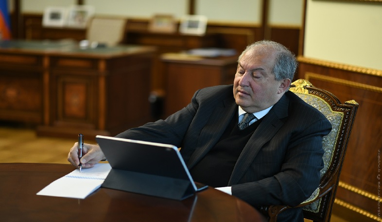 Արմեն Սարգսյանը հեռավար զրույց է ունեցել գիտնականների և մշակույթի գործիչների հետ