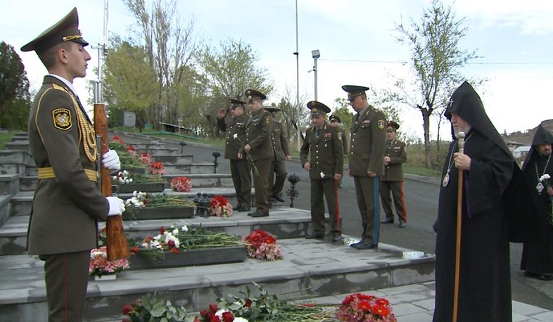 Ամենայն Հայոց Կաթողիկոսն այցելել է «Եռաբլուր» պանթեոն