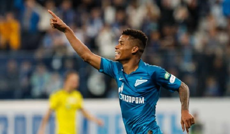 Ուիլմար Բարիոսը հայրենի քաղաքի բնակիչներին պարեն է բաժանել. РИА Новости