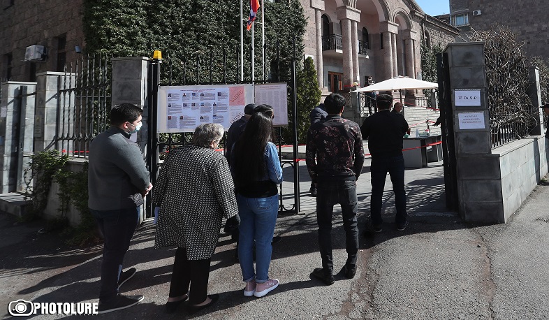 Կորոնավիրուսով վարակված արցախցին մարտի 31-ի քվեարկությանը մասնակցել է դիմակով և անհատական գրիչով