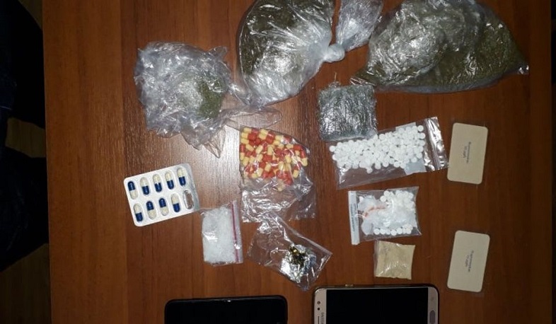 «Արմավիր» ՔԿՀ-ի աշխատակցի կոշիկներում և գոտկատեղում խոշոր չափի թմրամիջոց է հայտնաբերվել