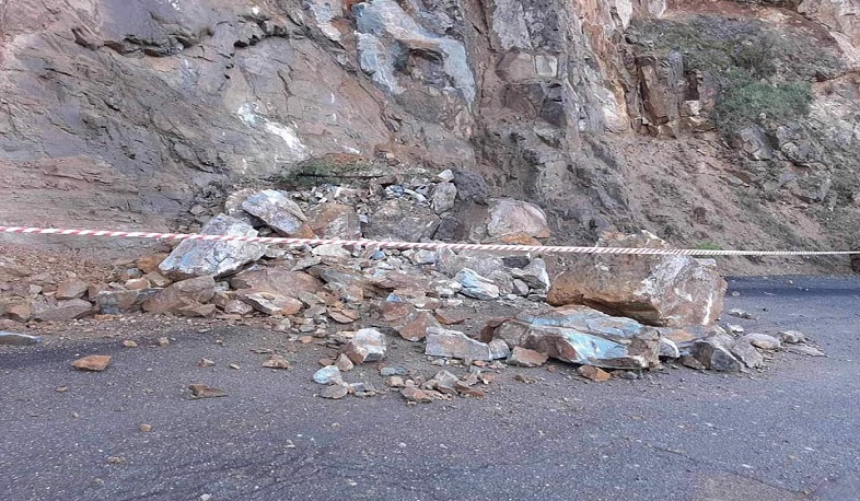 Ջերմուկ-Գնդևազ ճանապարհը միակողմանի փակ է. տեղի է ունեցել քարաթափում