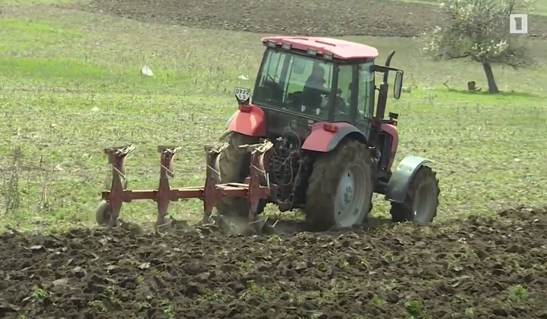 Լիզինգով և անտոկոս վարկերով գնված գյուղտեխնիկան արդեն վարուցանքս է անում