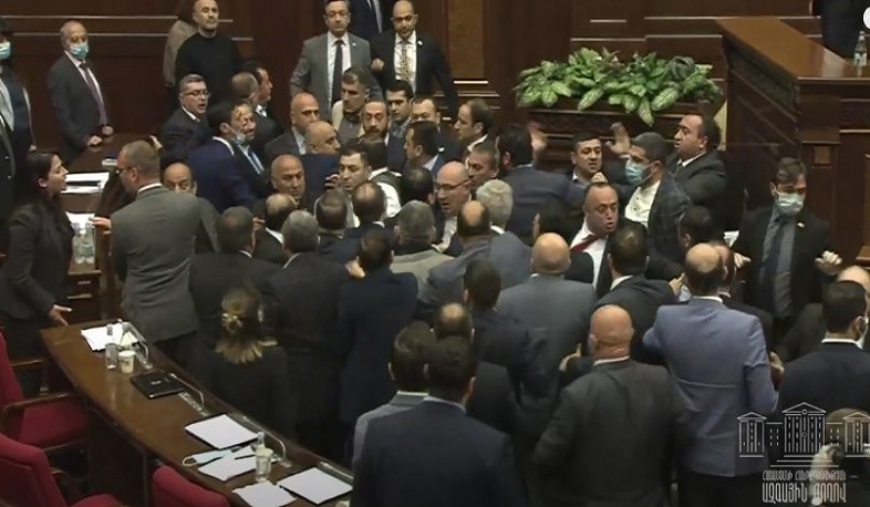 Scuffle in armenian parliament