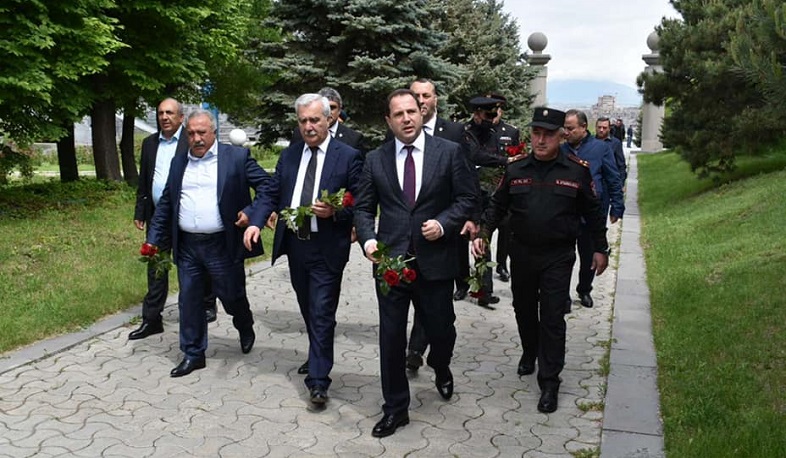Visits to Yerablur Military Cemetery on the occasion of 28th anniversary of the liberation of Shushi and 