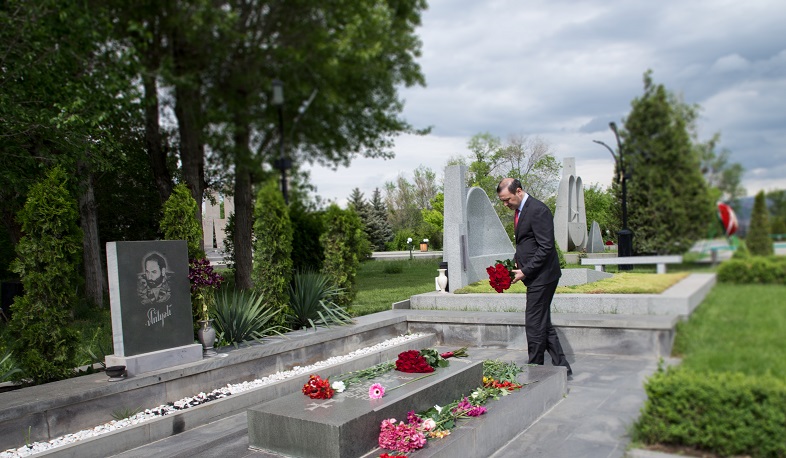 Արմեն Գրիգորյանն այցելել է «Եռաբլուր» պանթեոն և «Հաղթանակ» զբոսայգի