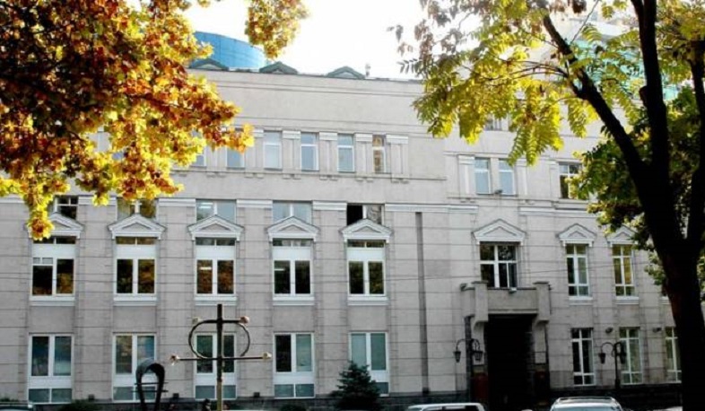 ԿԲ-ի մոտ անցկացված բողոքի ակցիայի երկու մասնակից բերման է ենթարկվել