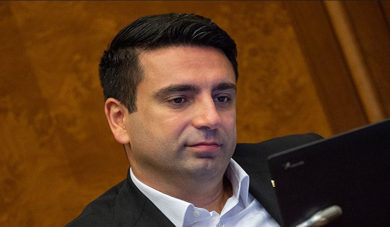 Հանդարտվեք. ԱԺ փոխխոսնակը՝ իր հետ բանավիճել ցանկացող հոգևորականներին