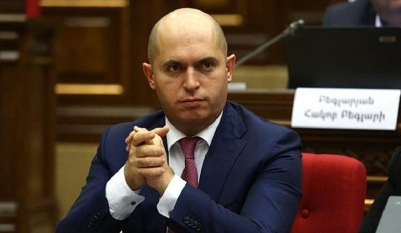 Աշոտյանն արձագանքել է ԿԳ նախկին նախարարին առնչվող քրեական գործի մասին հայտարարությանը