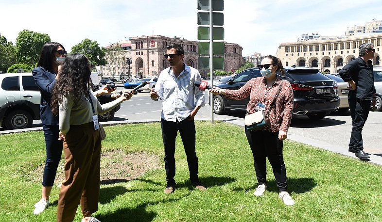 Վարչապետի օգնականը հանդիպել է բողոքի ակցիայի մասնակիցներին