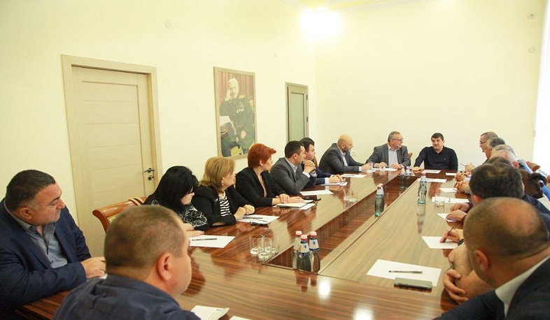 Արայիկ Հարությունյանը հանդիպել է «Ազատ հայրենիք-ՔՄԴ» դաշինքով ընտրված պատգամավորների հետ