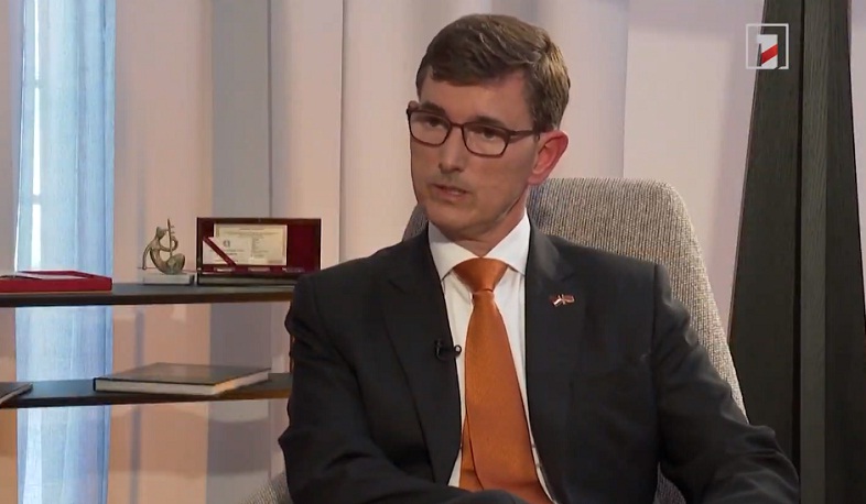 Հարցազրույց Նիկոլաս Սխերմերսի հետ